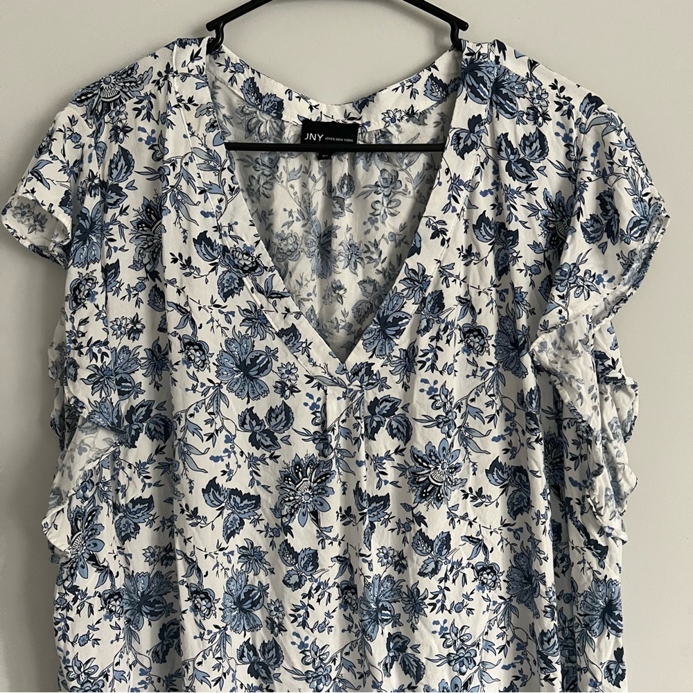 Jones New York Light Blue Floral V Neck Short Sleeve Blouse - Picture 3 of 5